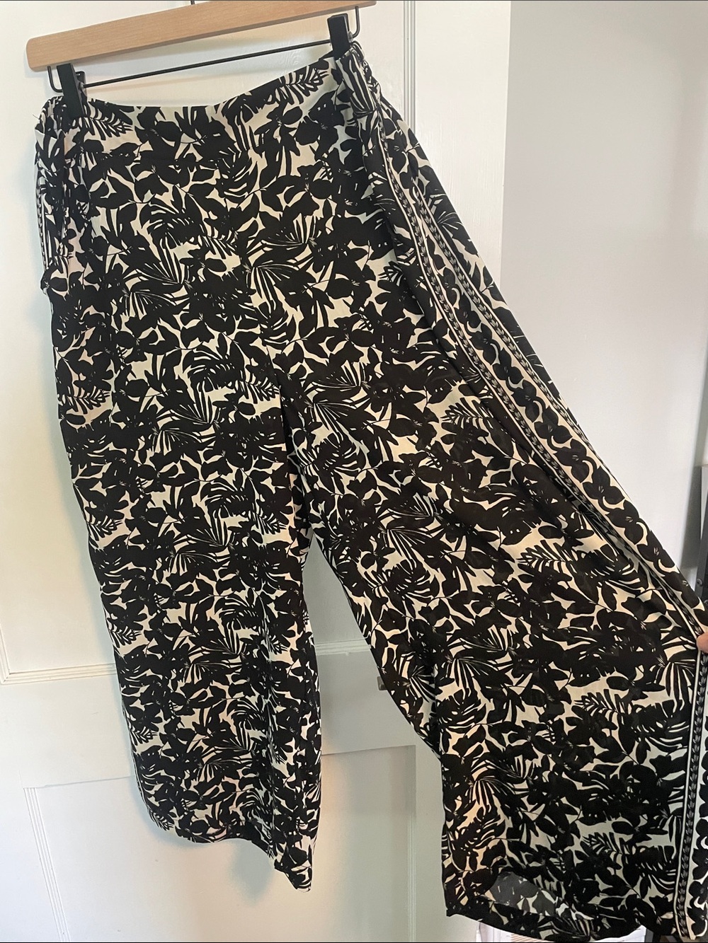 Max Studio cream and black floral wide leg pants
